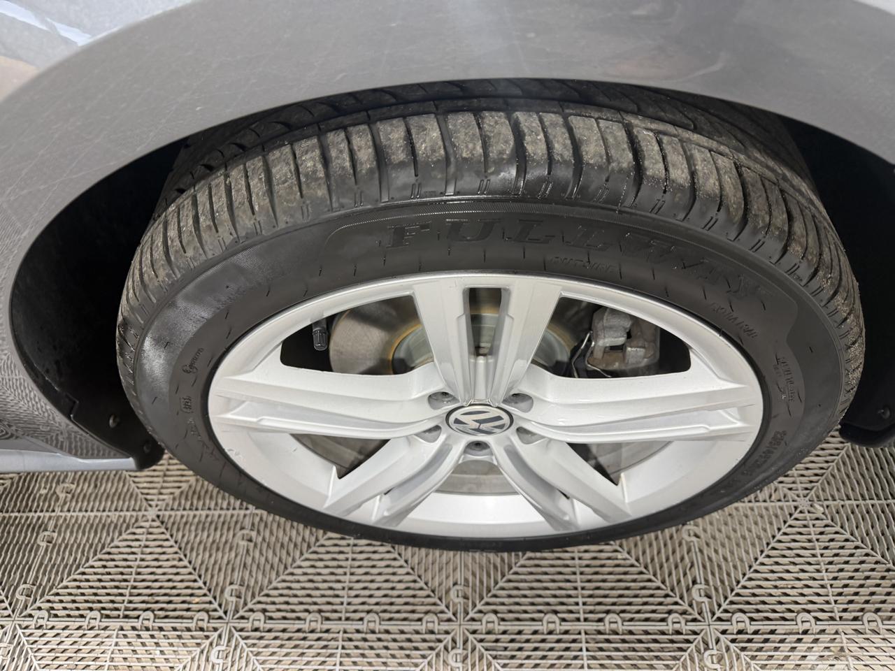 Volkswagen Passat 4dr Sdn 2.0L DSG TDI SEL Premium 2013