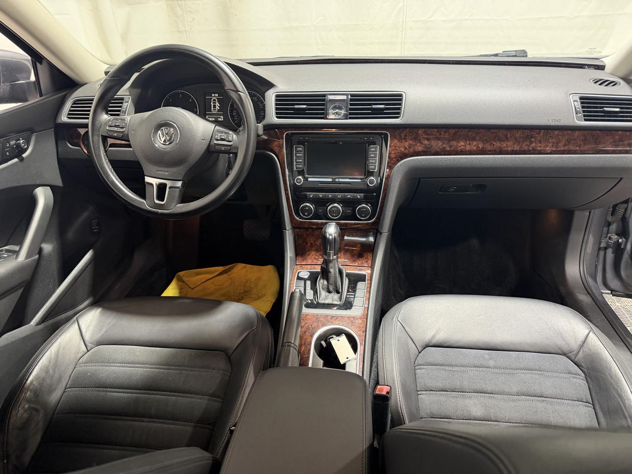 Volkswagen Passat 4dr Sdn 2.0L DSG TDI SEL Premium 2013