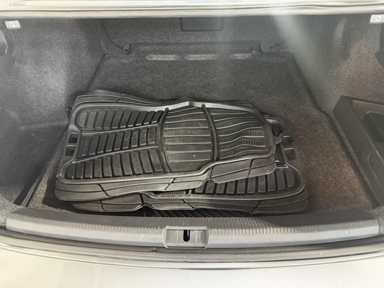 Volkswagen Passat 4dr Sdn 2.0L DSG TDI SEL Premium 2013