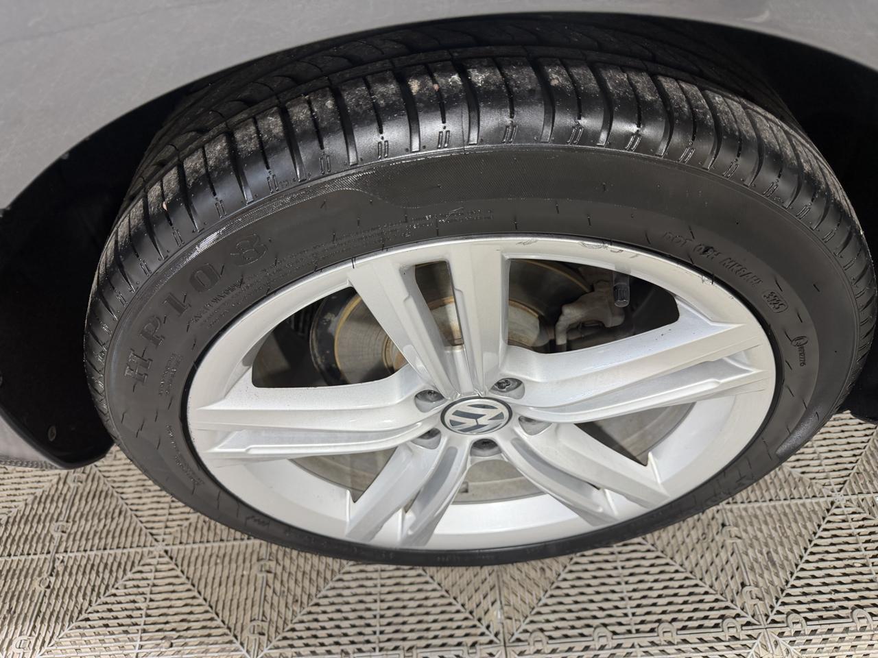 Volkswagen Passat 4dr Sdn 2.0L DSG TDI SEL Premium 2013