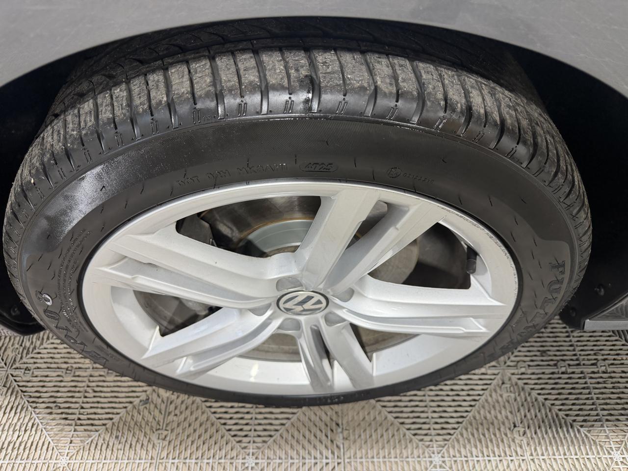 Volkswagen Passat 4dr Sdn 2.0L DSG TDI SEL Premium 2013