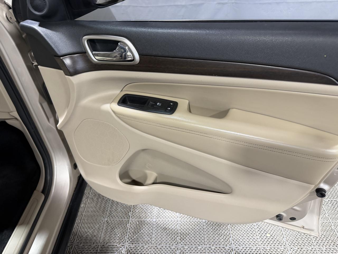 Jeep Grand Cherokee 4WD 4dr Laredo 2014