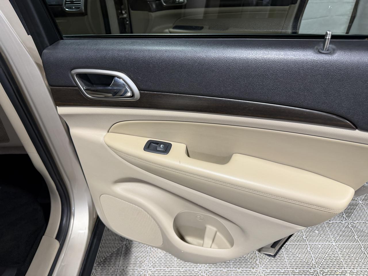 Jeep Grand Cherokee 4WD 4dr Laredo 2014