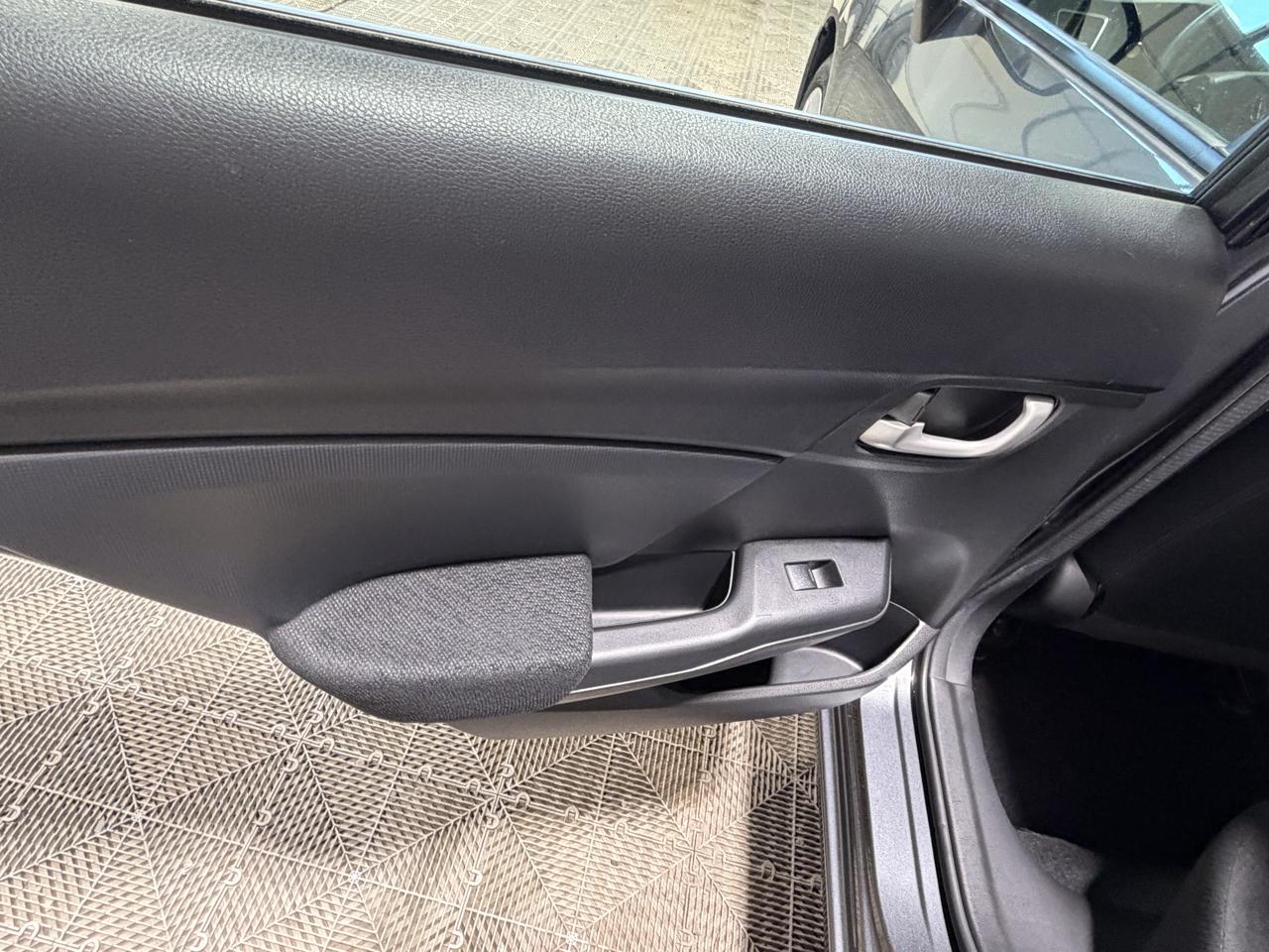 Honda Civic Sdn 4dr Auto LX 2013
