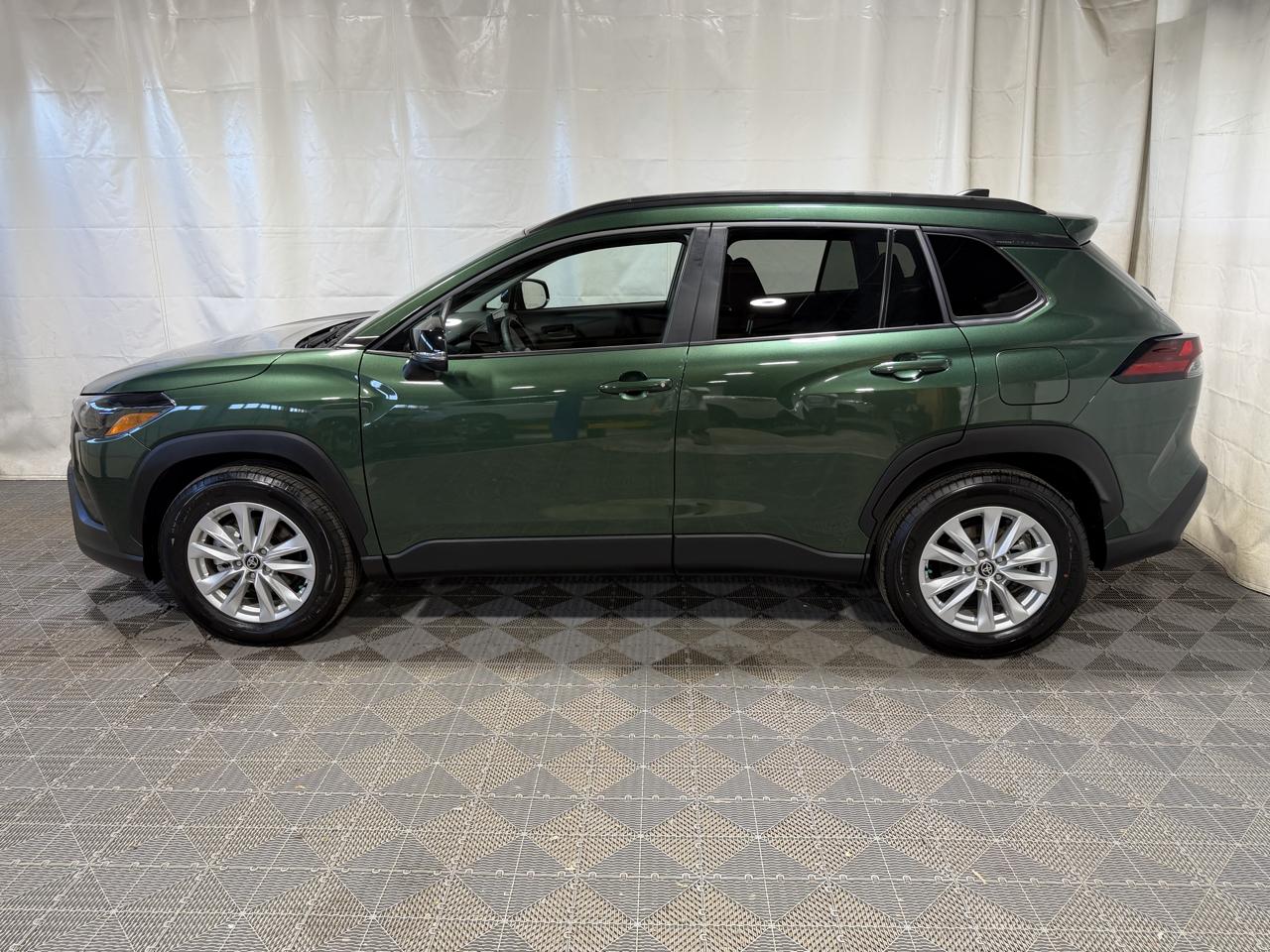 Toyota Corolla Cross LE 4WD (Natl) 2026