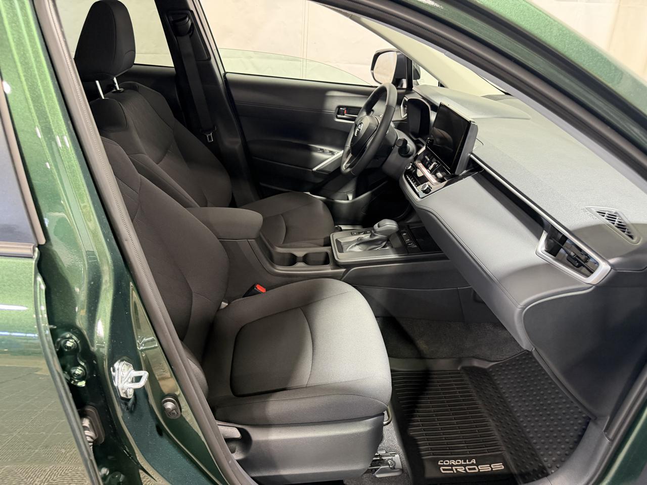 Toyota Corolla Cross LE 4WD (Natl) 2026