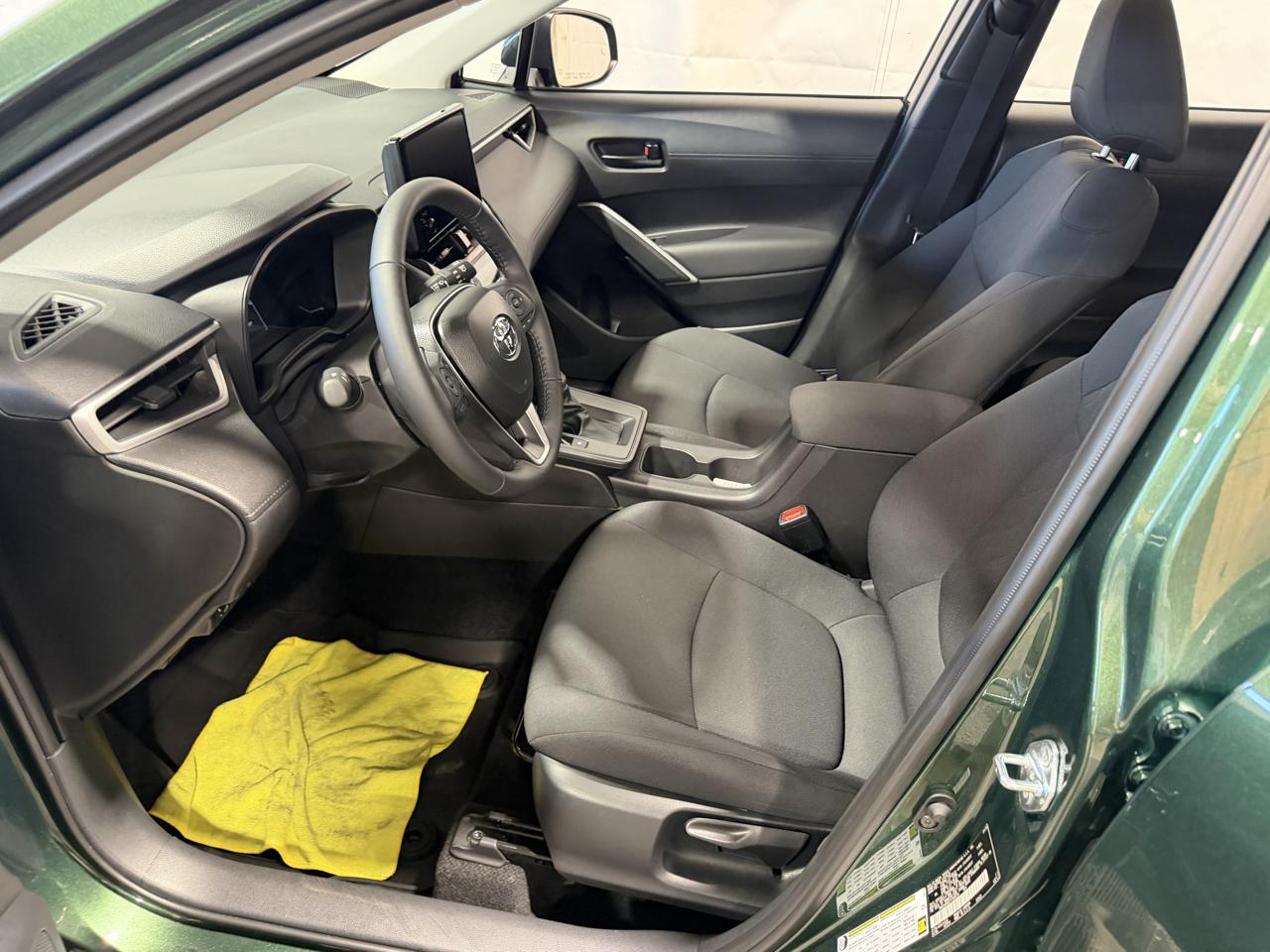 Toyota Corolla Cross LE 4WD (Natl) 2026