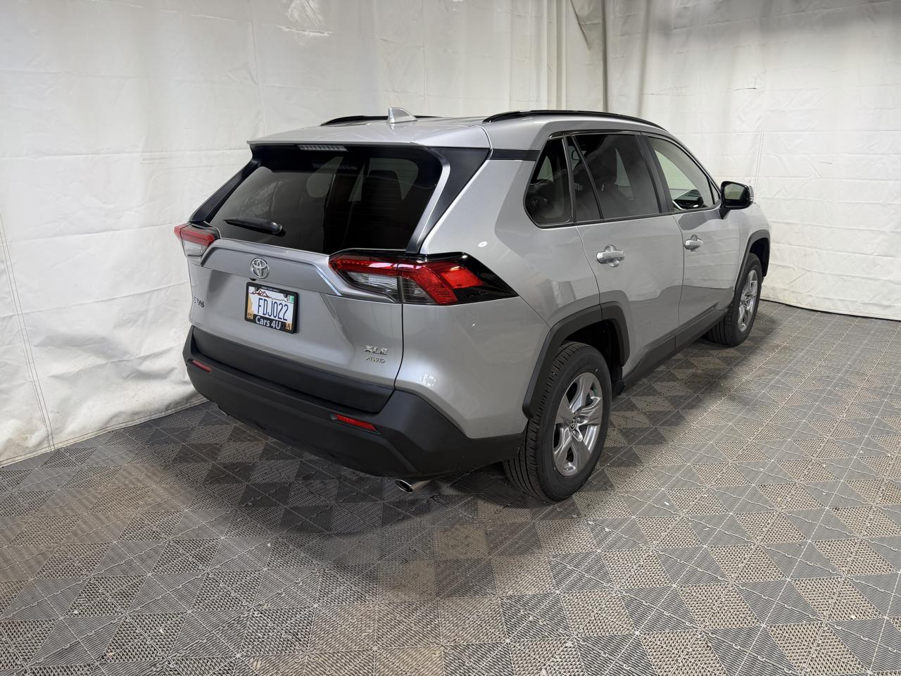 Toyota RAV4 XLE AWD (Natl) 2025