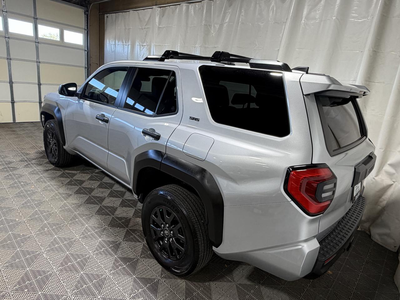 Toyota 4Runner SR5 4WD 2025