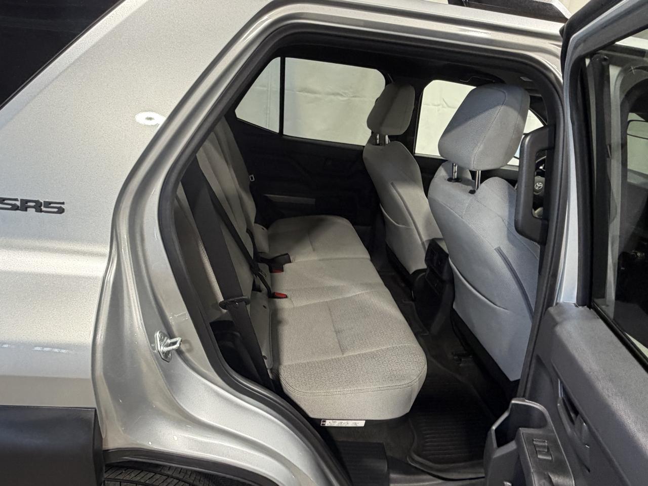 Toyota 4Runner SR5 4WD 2025