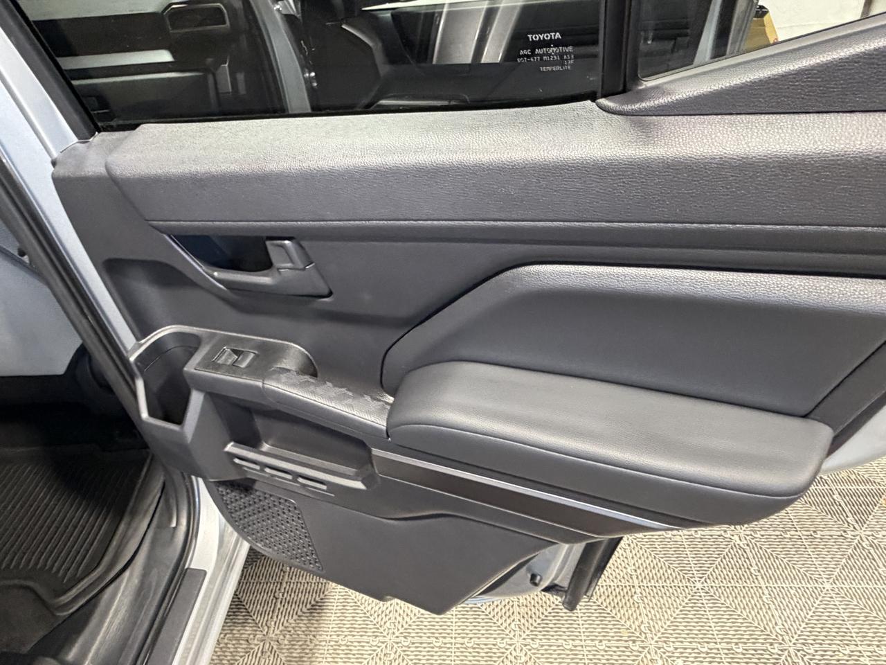 Toyota 4Runner SR5 4WD 2025