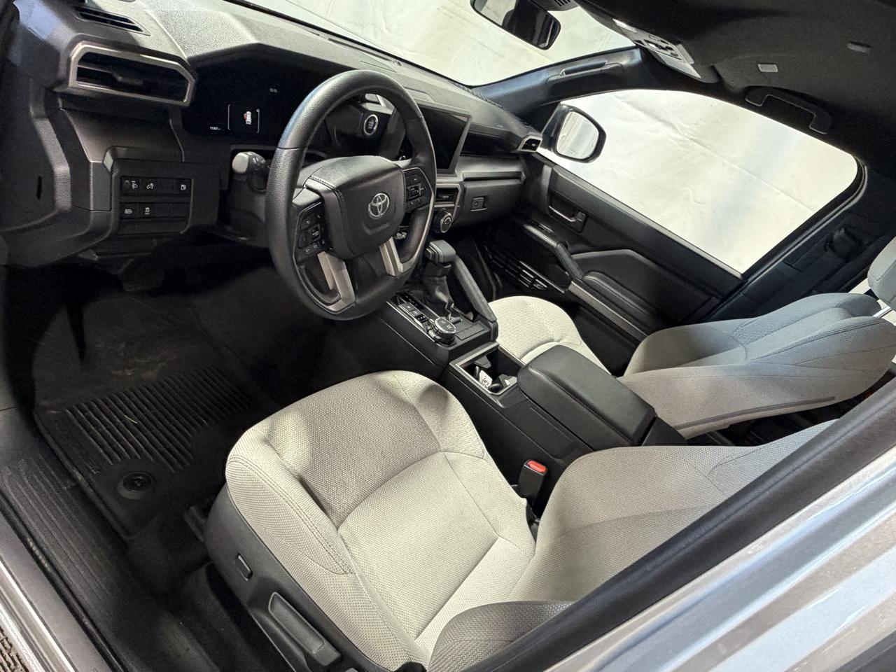 Toyota 4Runner SR5 4WD 2025