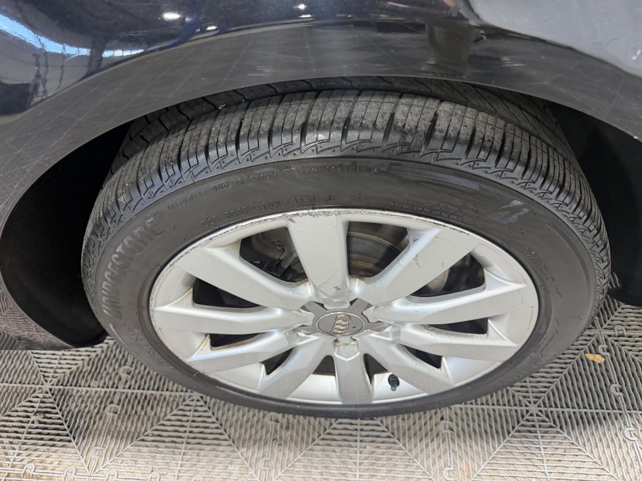 Audi A4 photo 17
