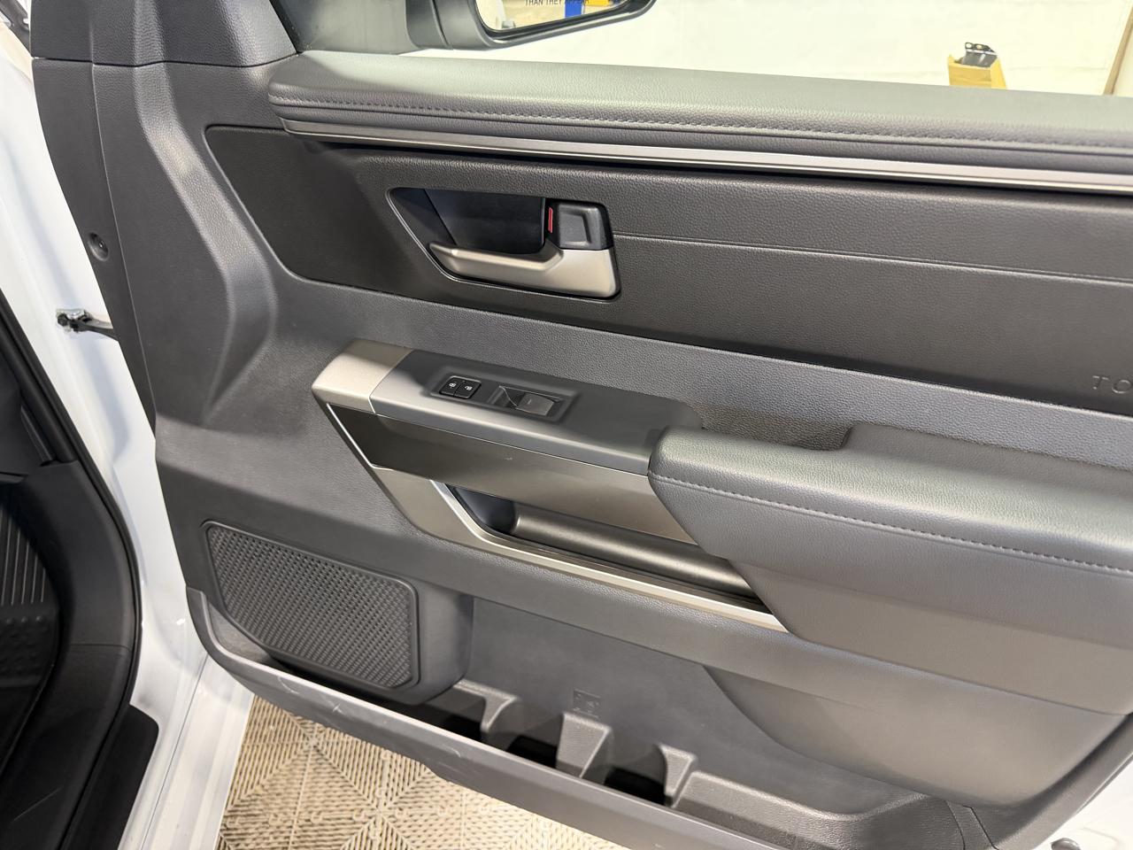 Toyota Tundra photo 11