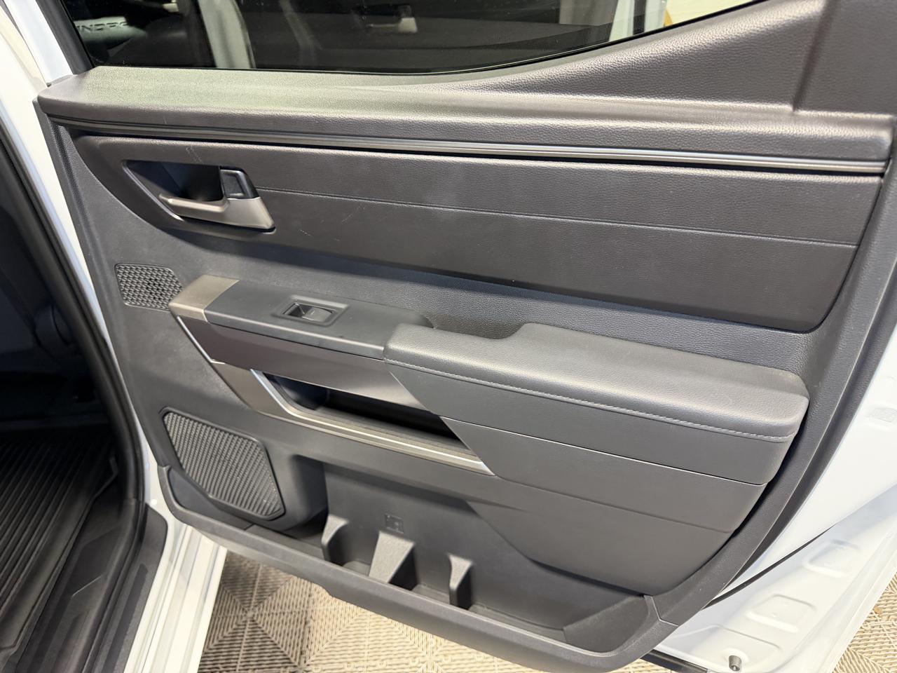 Toyota Tundra photo 13