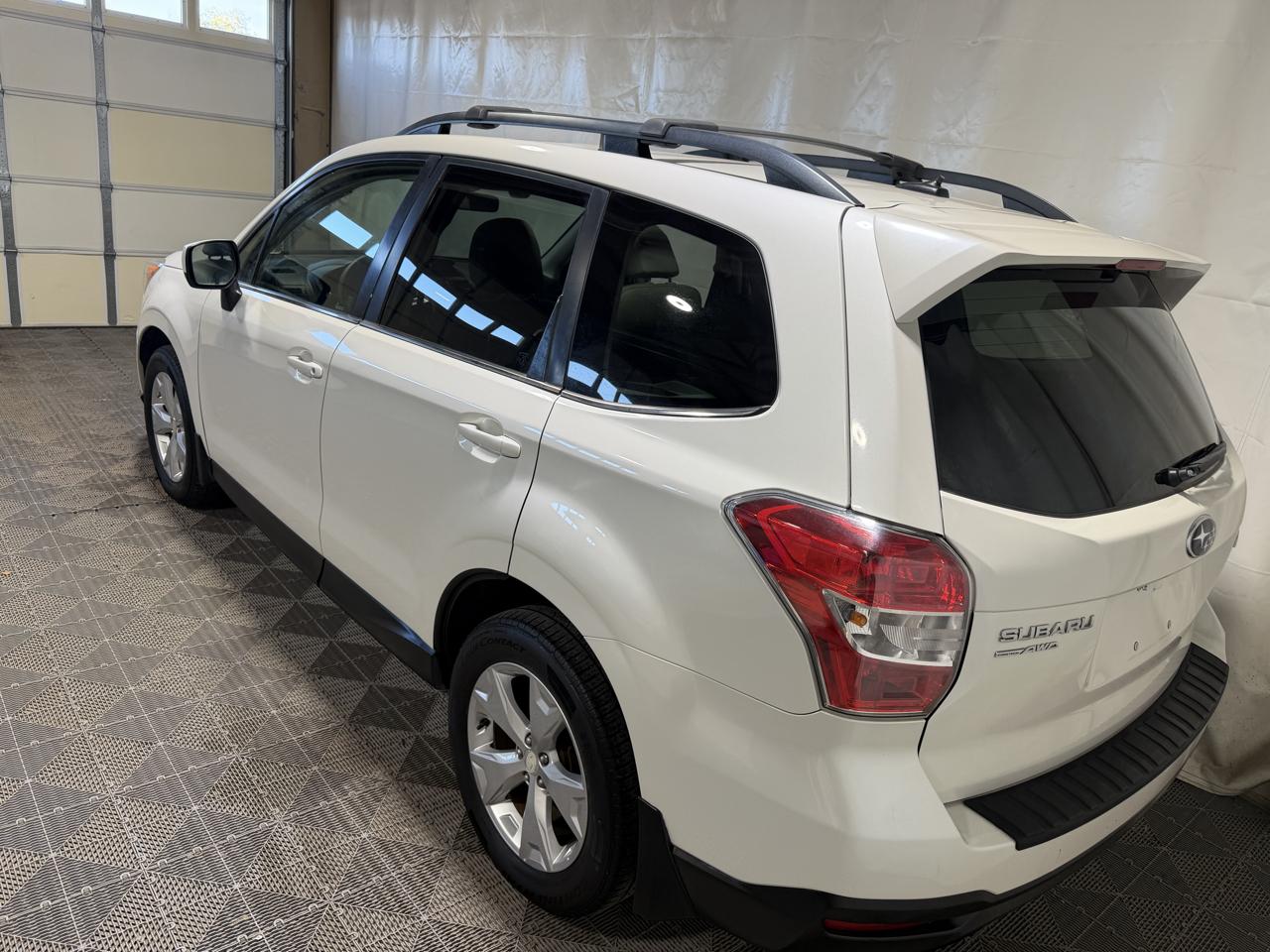 Subaru Forester 4dr CVT 2.5i Limited PZEV 2015