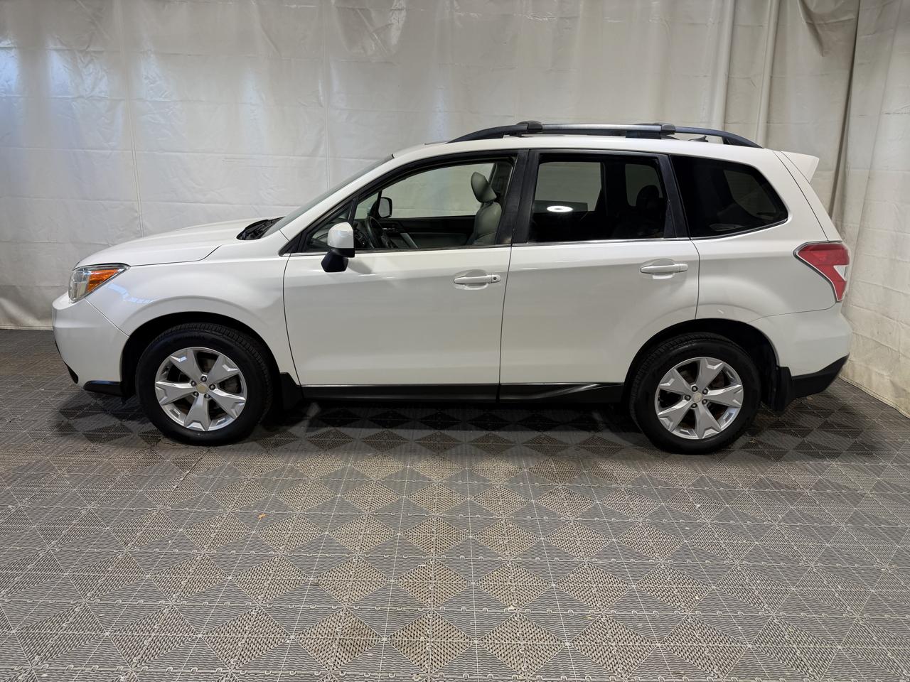 Subaru Forester 4dr CVT 2.5i Limited PZEV 2015