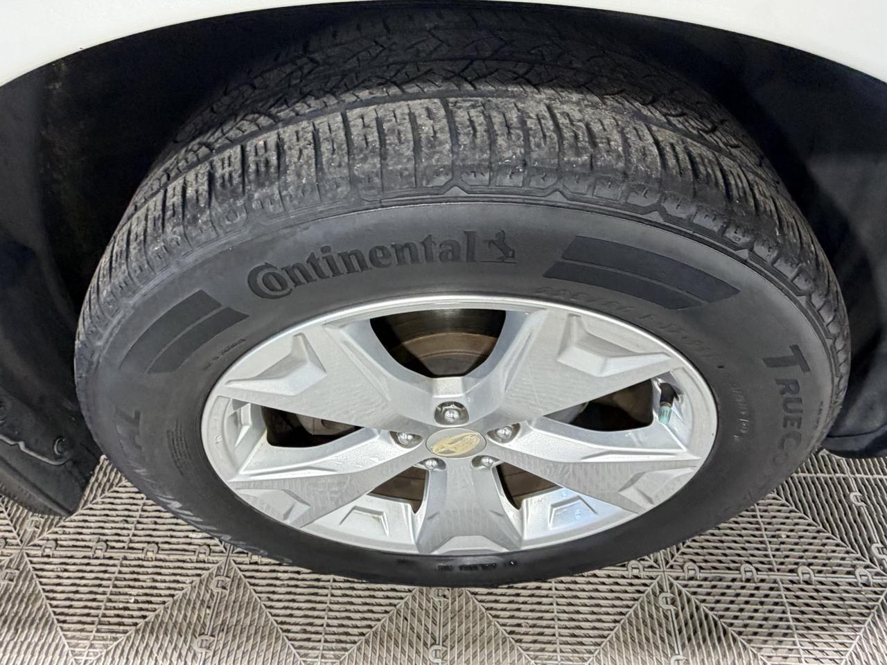Subaru Forester 4dr CVT 2.5i Limited PZEV 2015