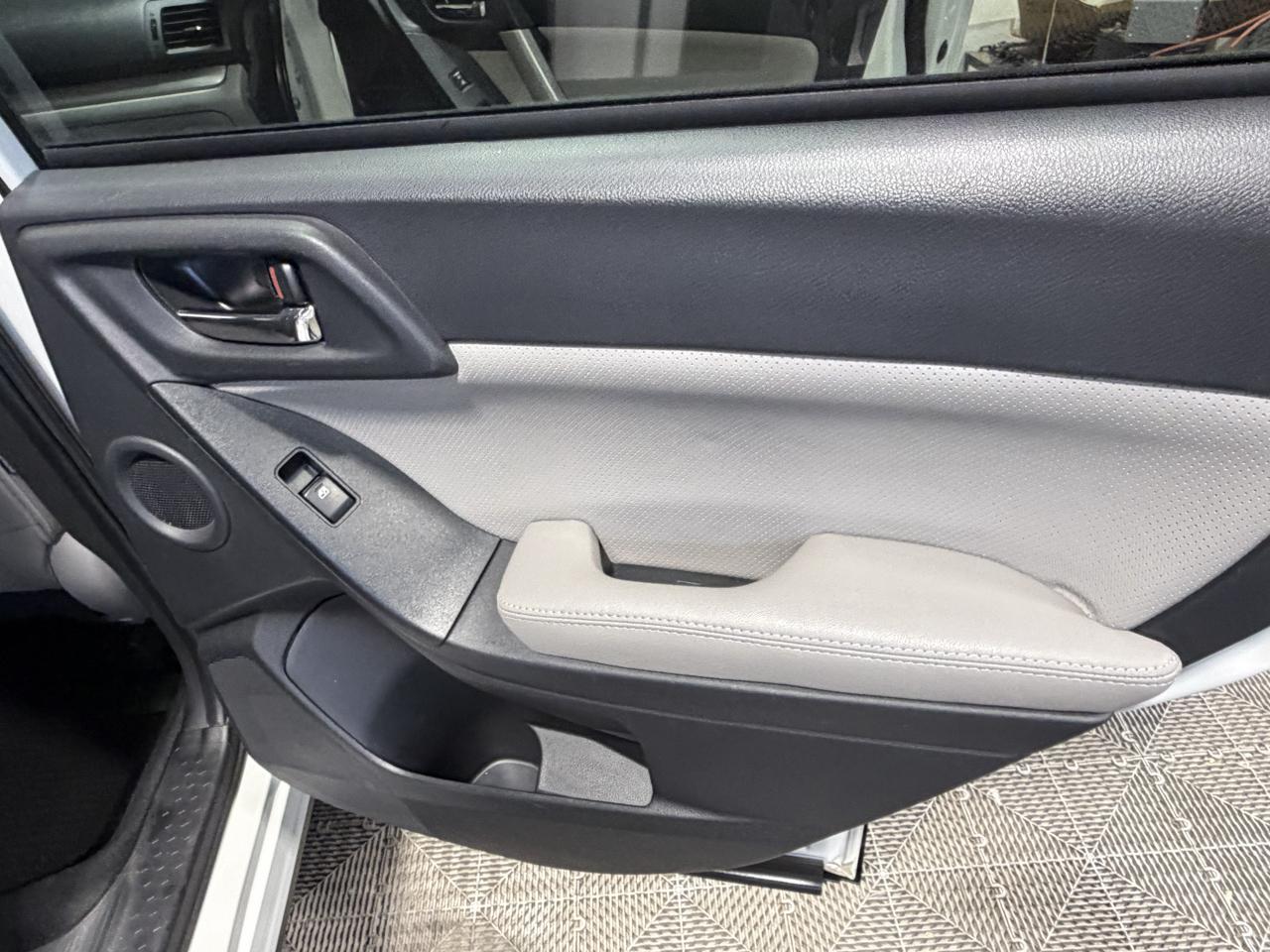 Subaru Forester 4dr CVT 2.5i Limited PZEV 2015