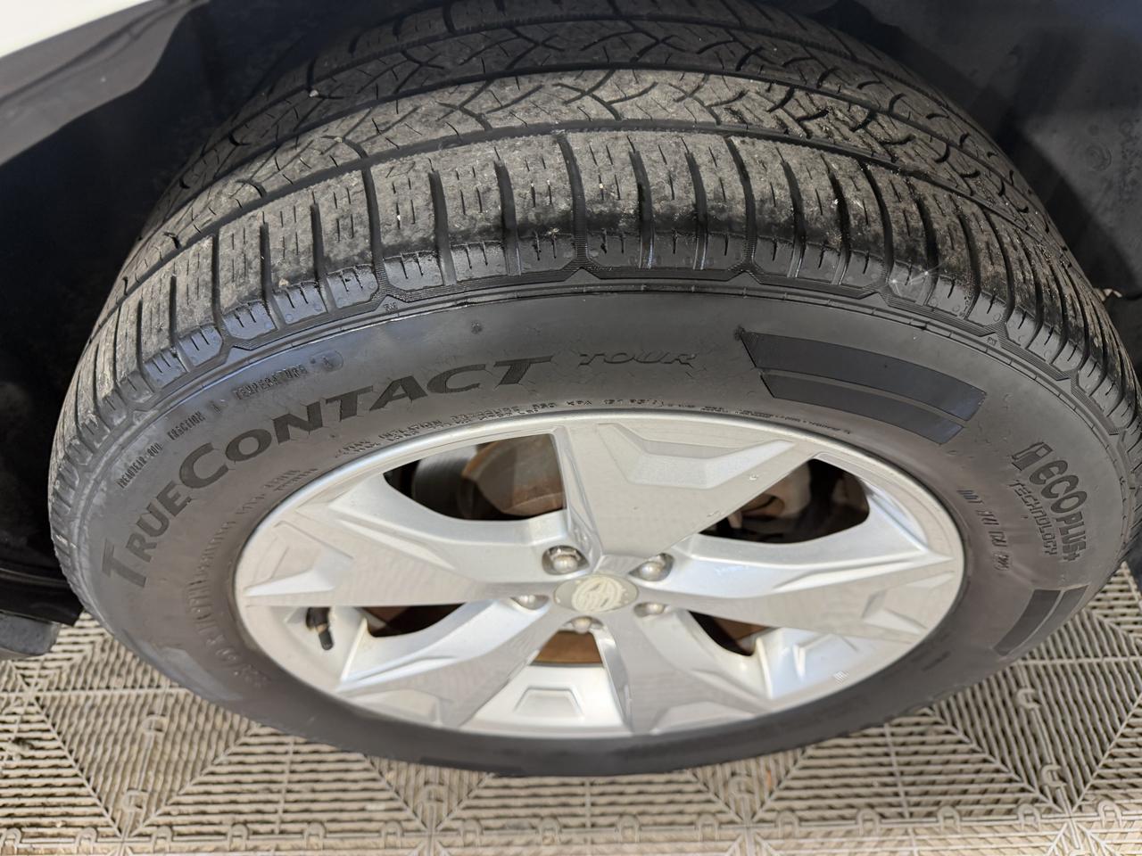 Subaru Forester 4dr CVT 2.5i Limited PZEV 2015
