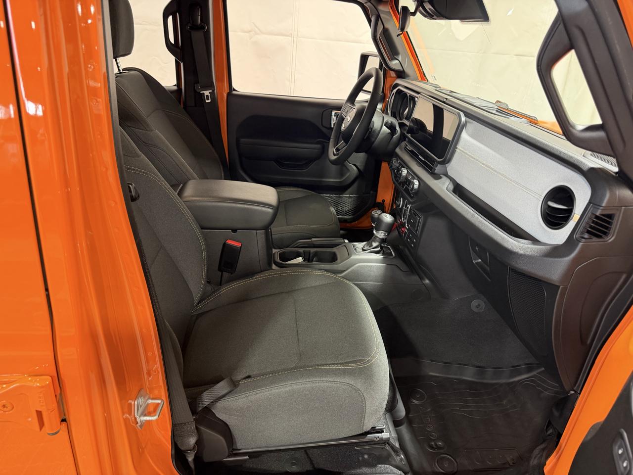Jeep Wrangler Willys 4 Door 4x4 2025