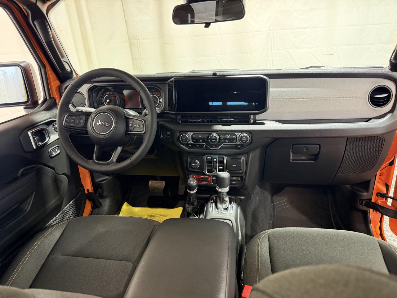 Jeep Wrangler Willys 4 Door 4x4 2025
