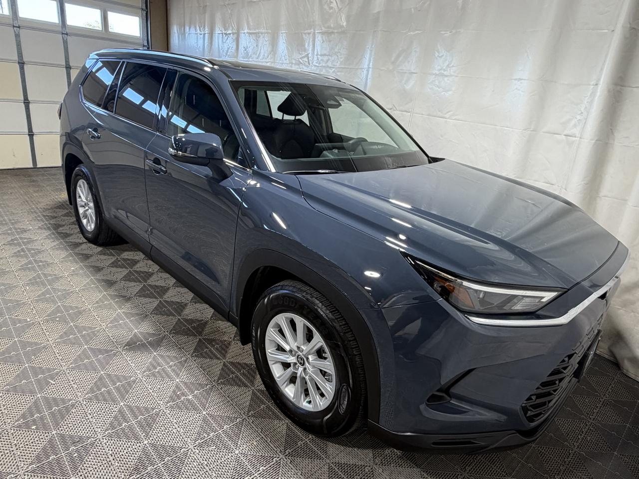 Toyota Grand Highlander XLE 4D SUV AWD 2026