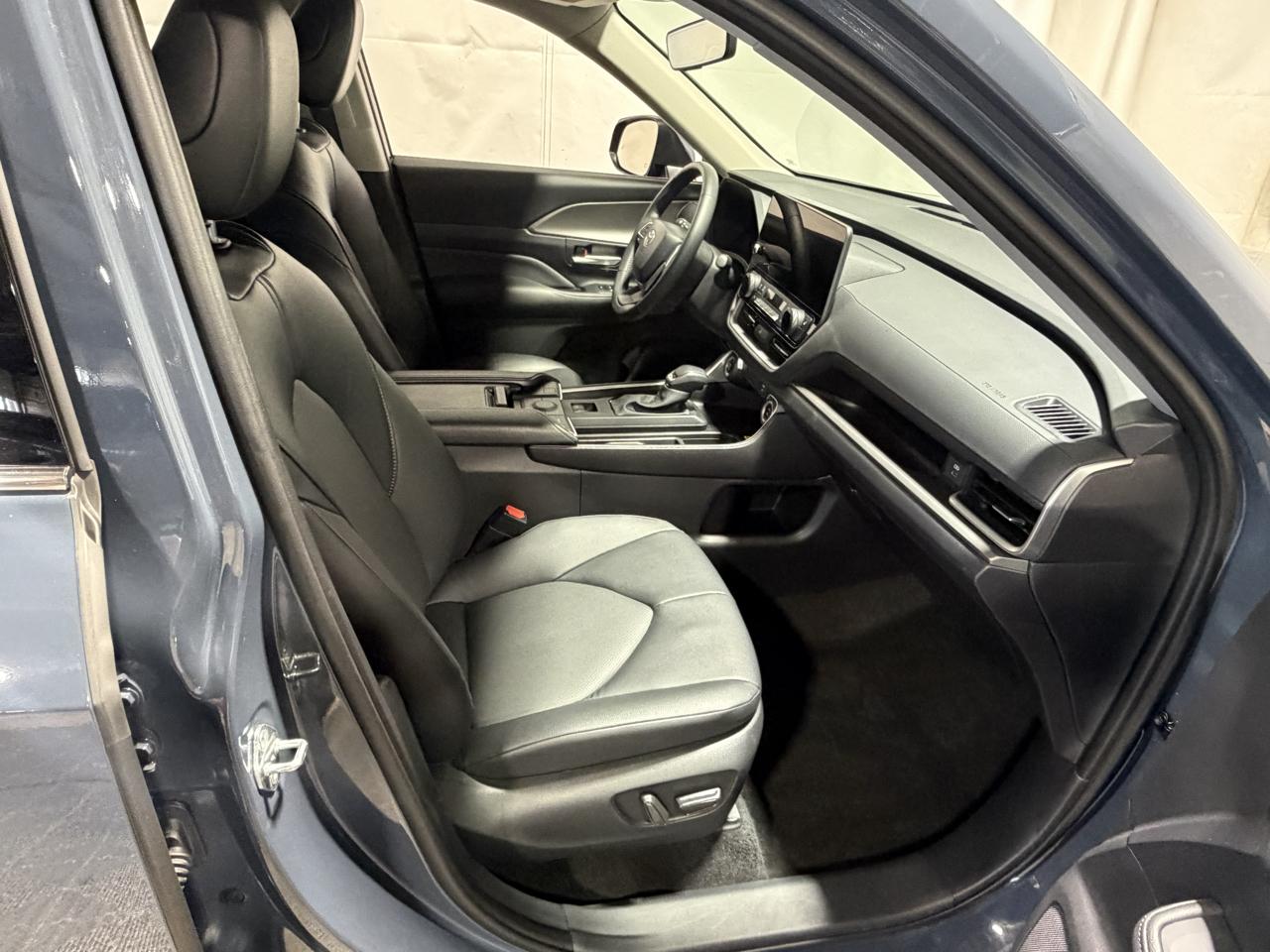 Toyota Grand Highlander XLE 4D SUV AWD 2026