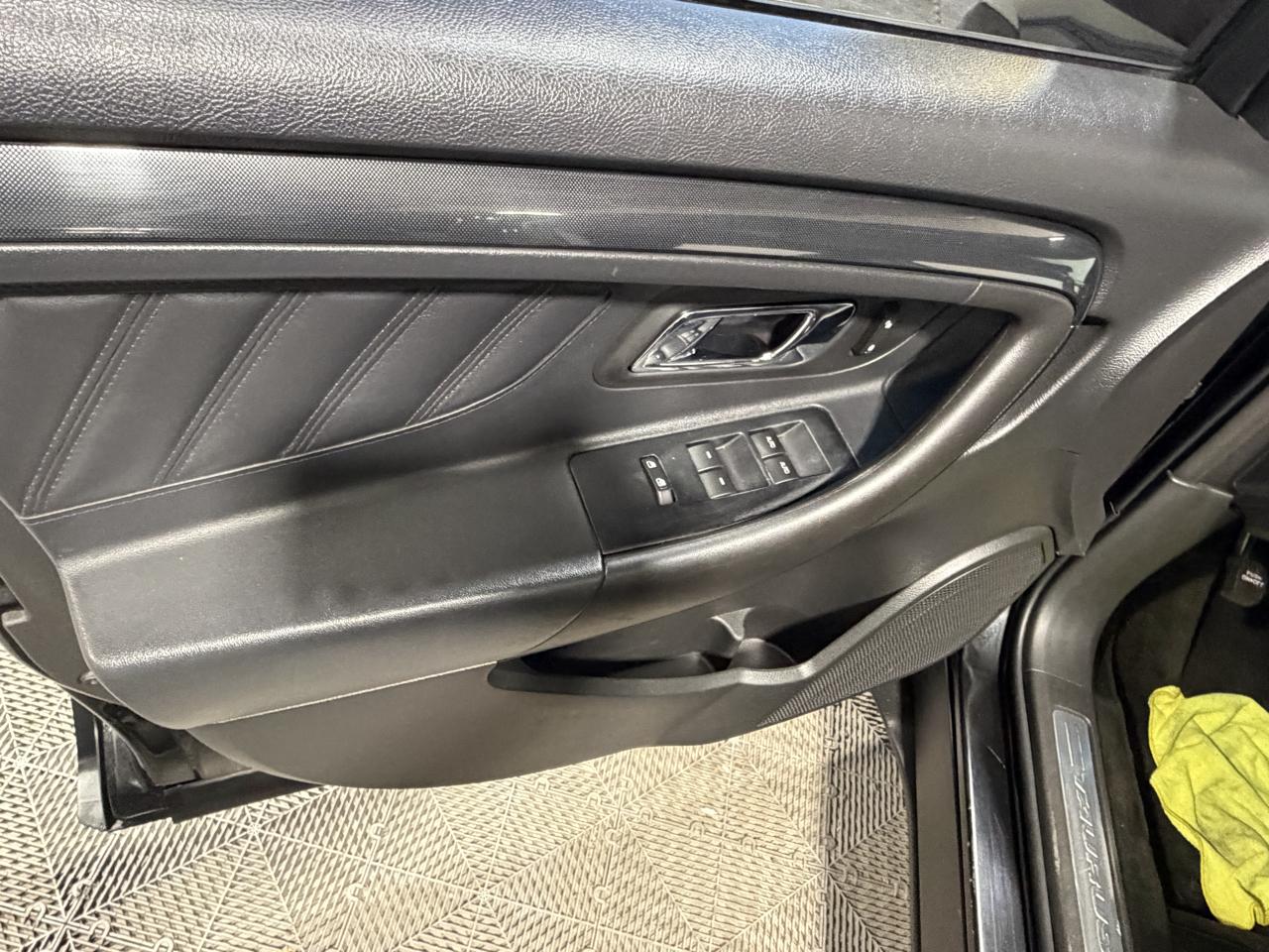 Ford Taurus 4dr Sdn SHO AWD 2012
