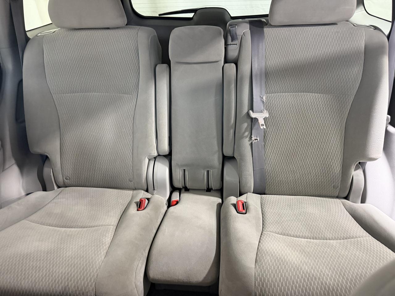 Toyota Highlander FWD 4dr L4 Base (Natl) 2010