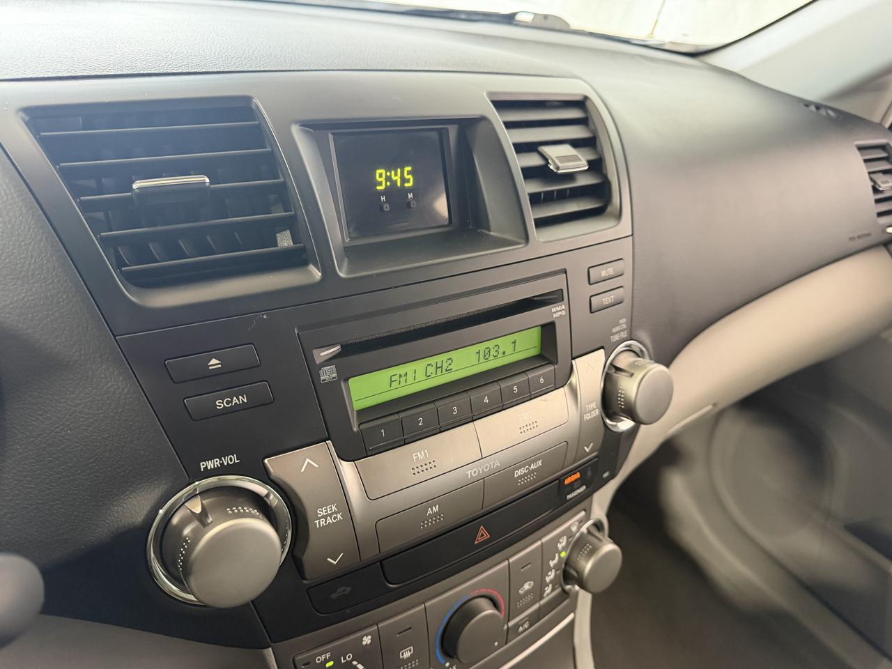 Toyota Highlander FWD 4dr L4 Base (Natl) 2010