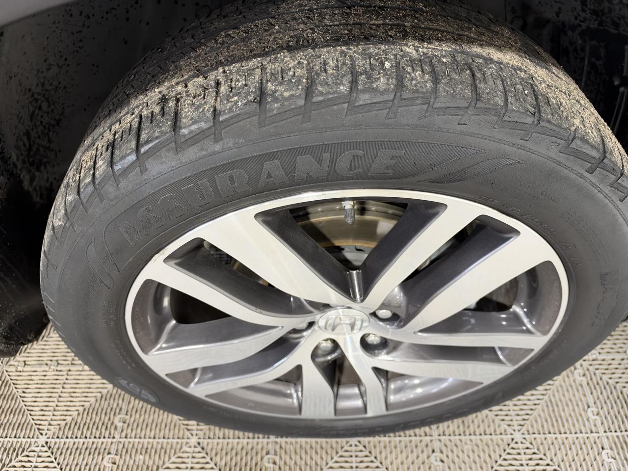 Honda Pilot 2WD 4dr Touring w/RES & Navi 2016