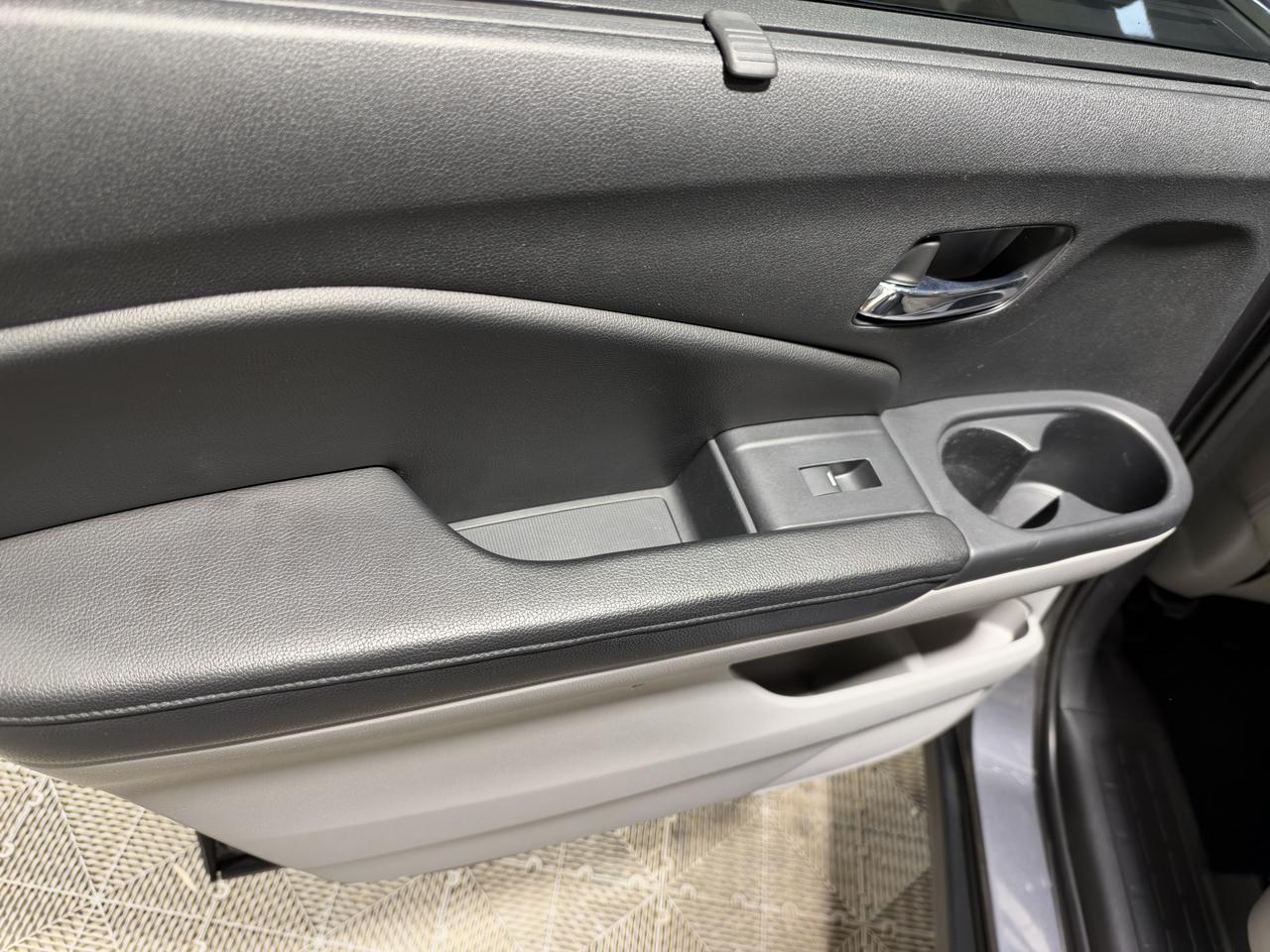 Honda Pilot 2WD 4dr Touring w/RES & Navi 2016