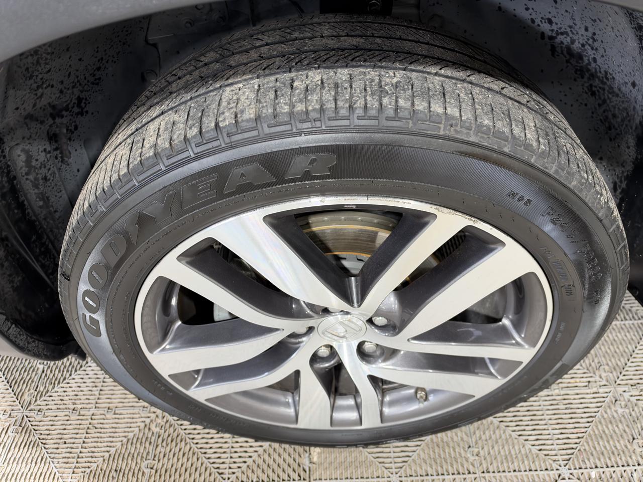 Honda Pilot 2WD 4dr Touring w/RES & Navi 2016