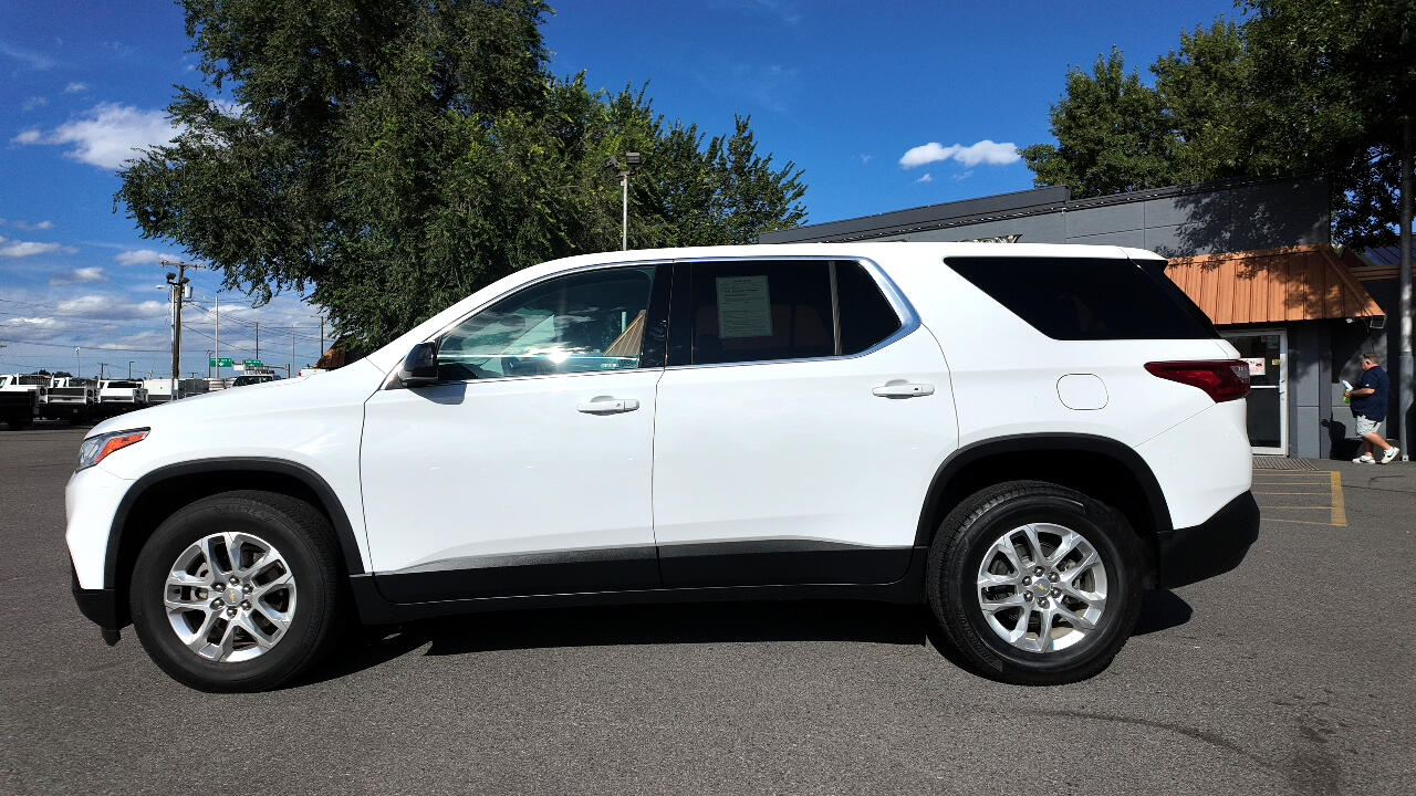 2020 Chevrolet Traverse LS photo 2