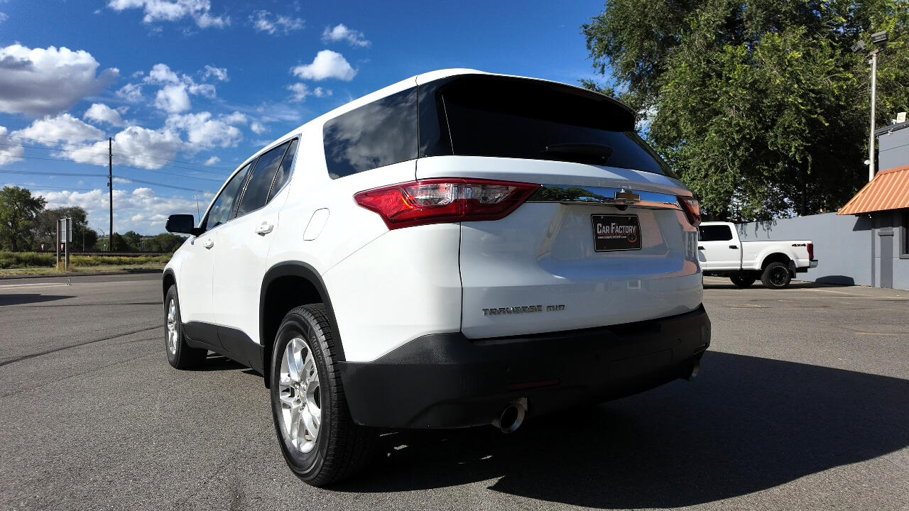 2020 Chevrolet Traverse LS photo 3