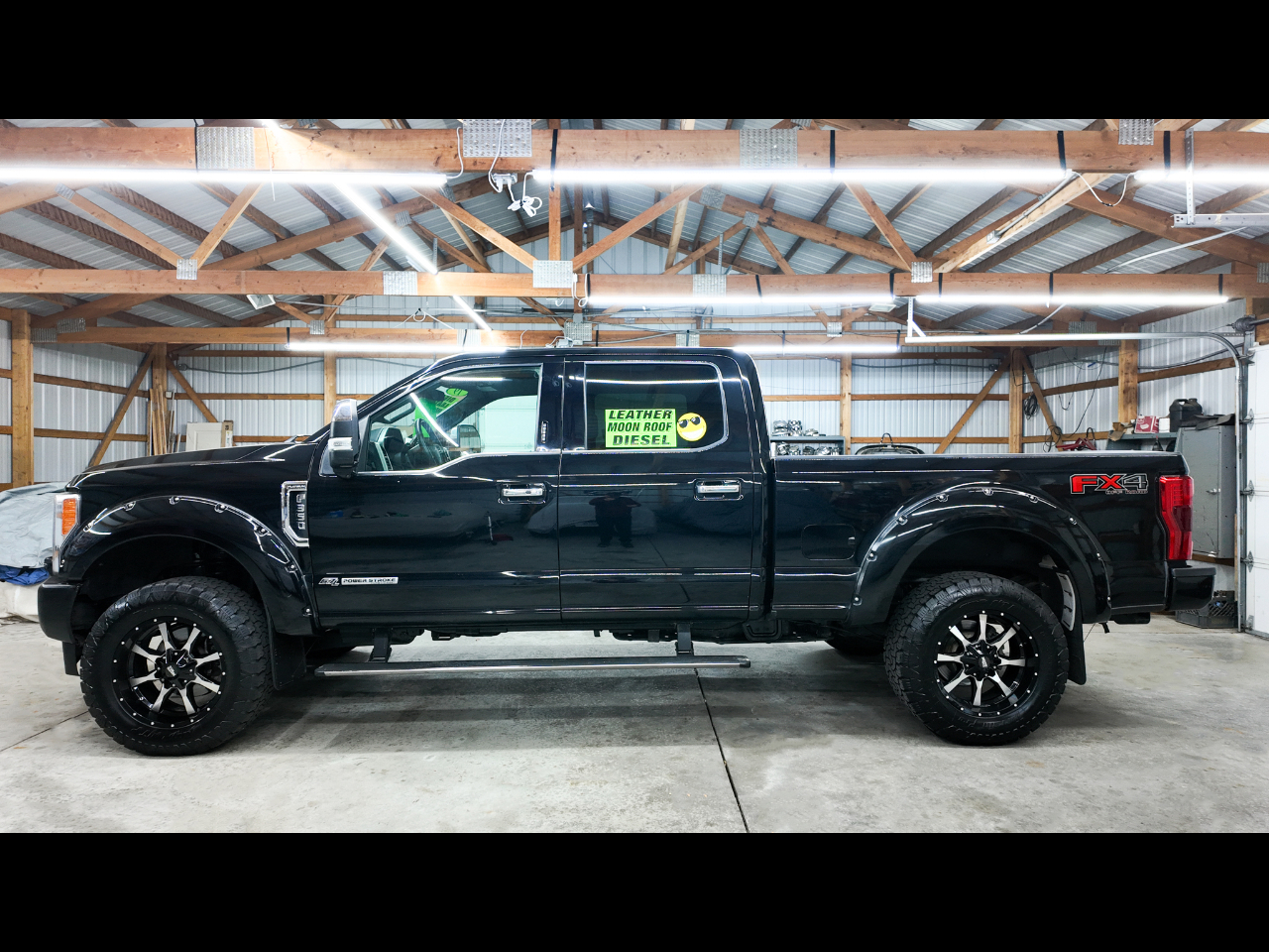 2019 Ford F-350 Super Duty Platinum's photo