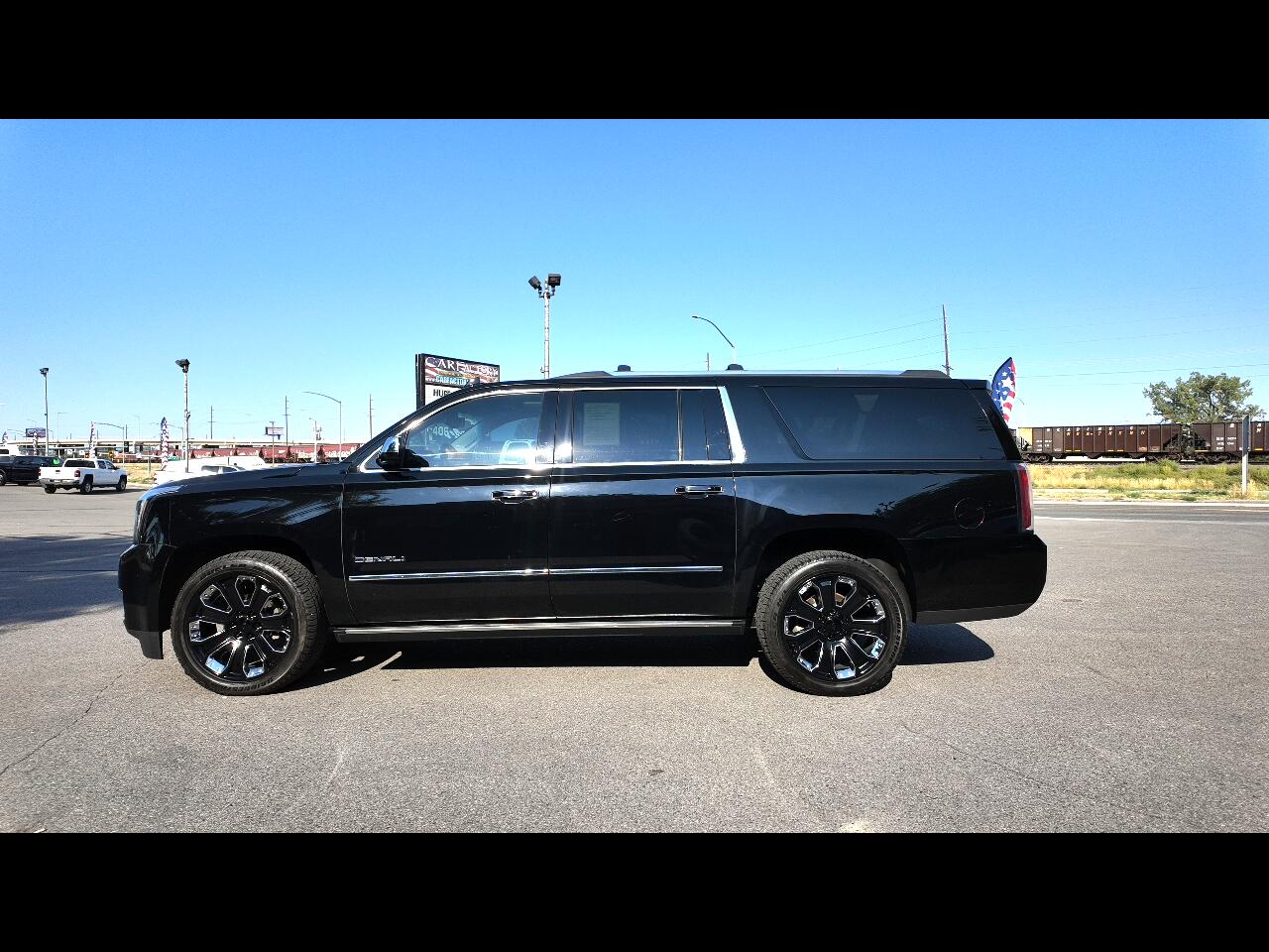 2019 GMC Yukon XL Denali's photo