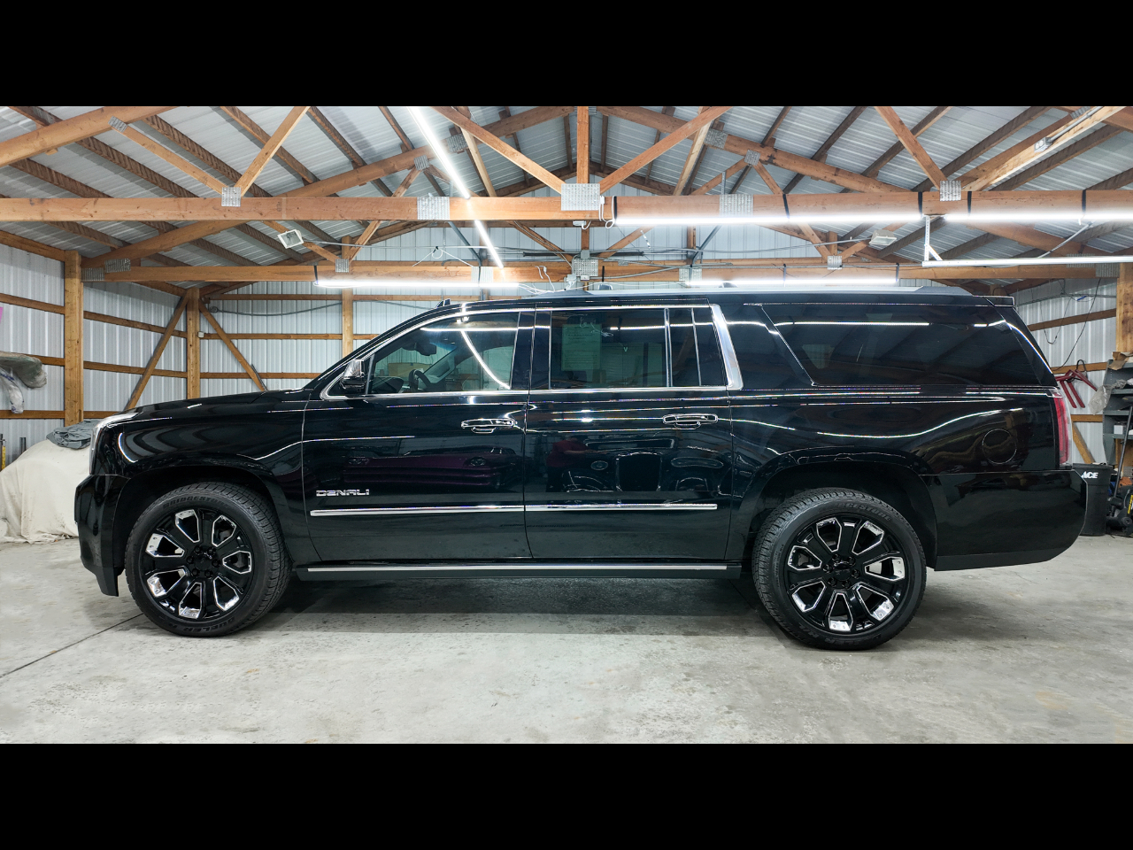 2019 GMC Yukon XL Denali's photo