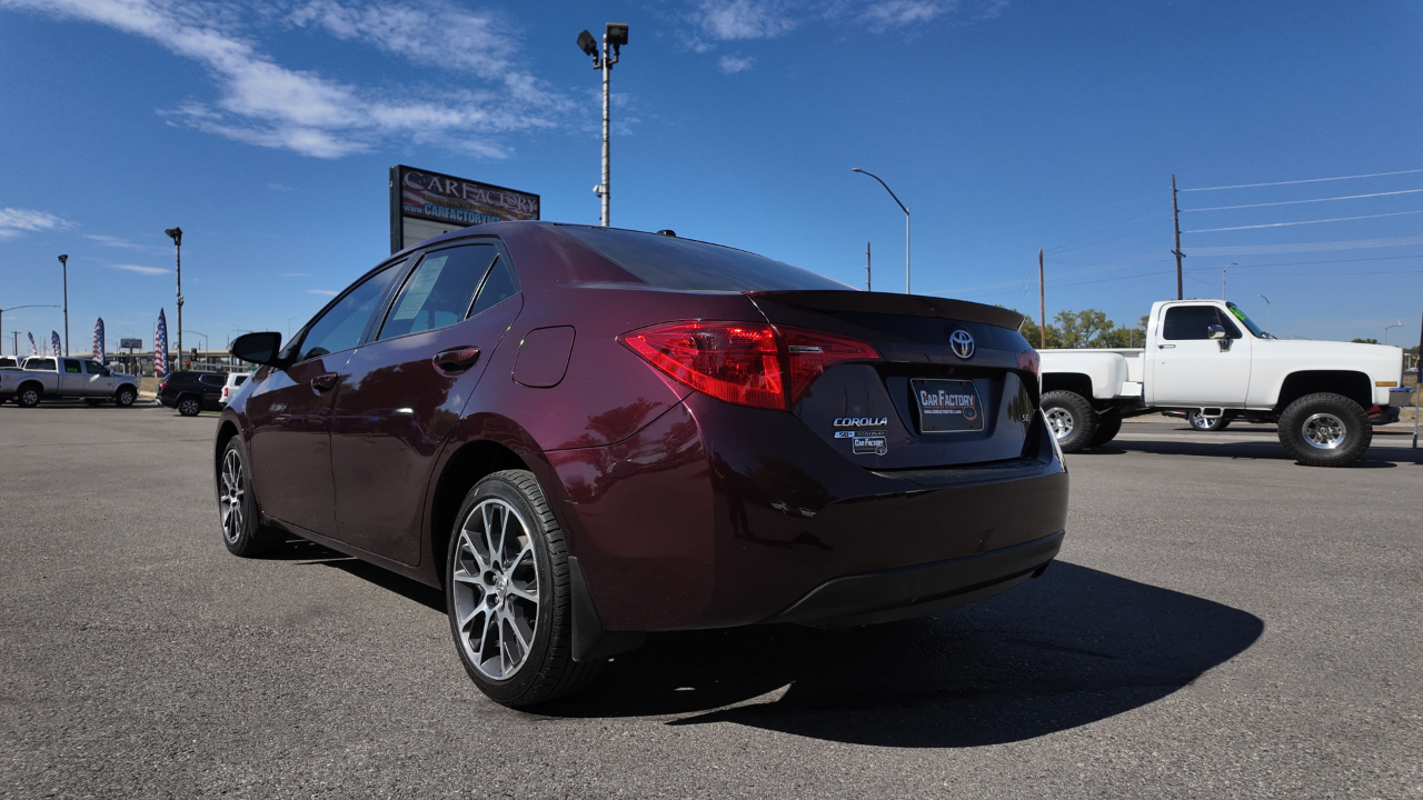 2017 Toyota Corolla SE photo 3