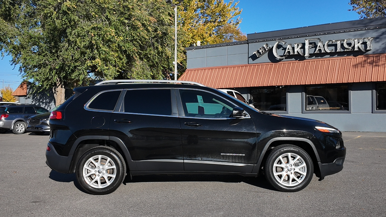2017 Jeep Cherokee Latitude photo 4