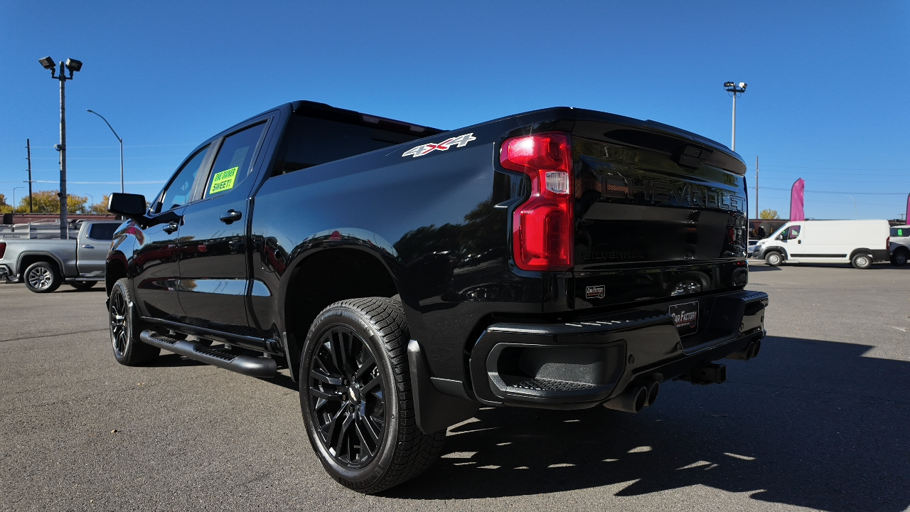 2020 Chevrolet Silverado 1500 RST photo 2