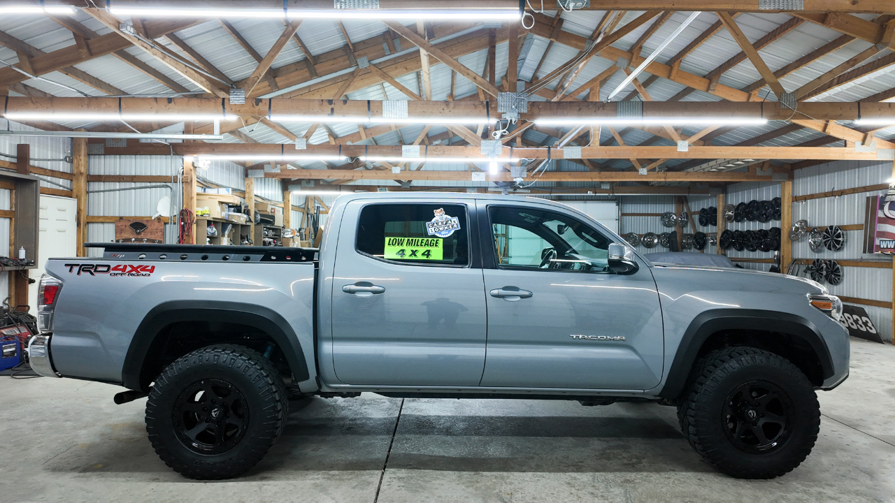 2021 Toyota Tacoma TRD Double Cab photo 4