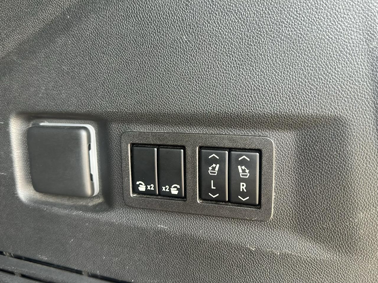 GMC Yukon 4WD 4dr Denali 2023