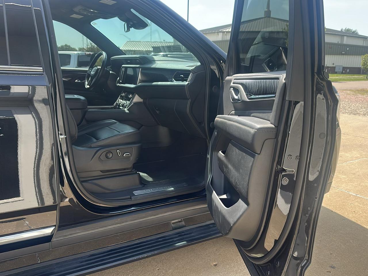 GMC Yukon 4WD 4dr Denali 2023