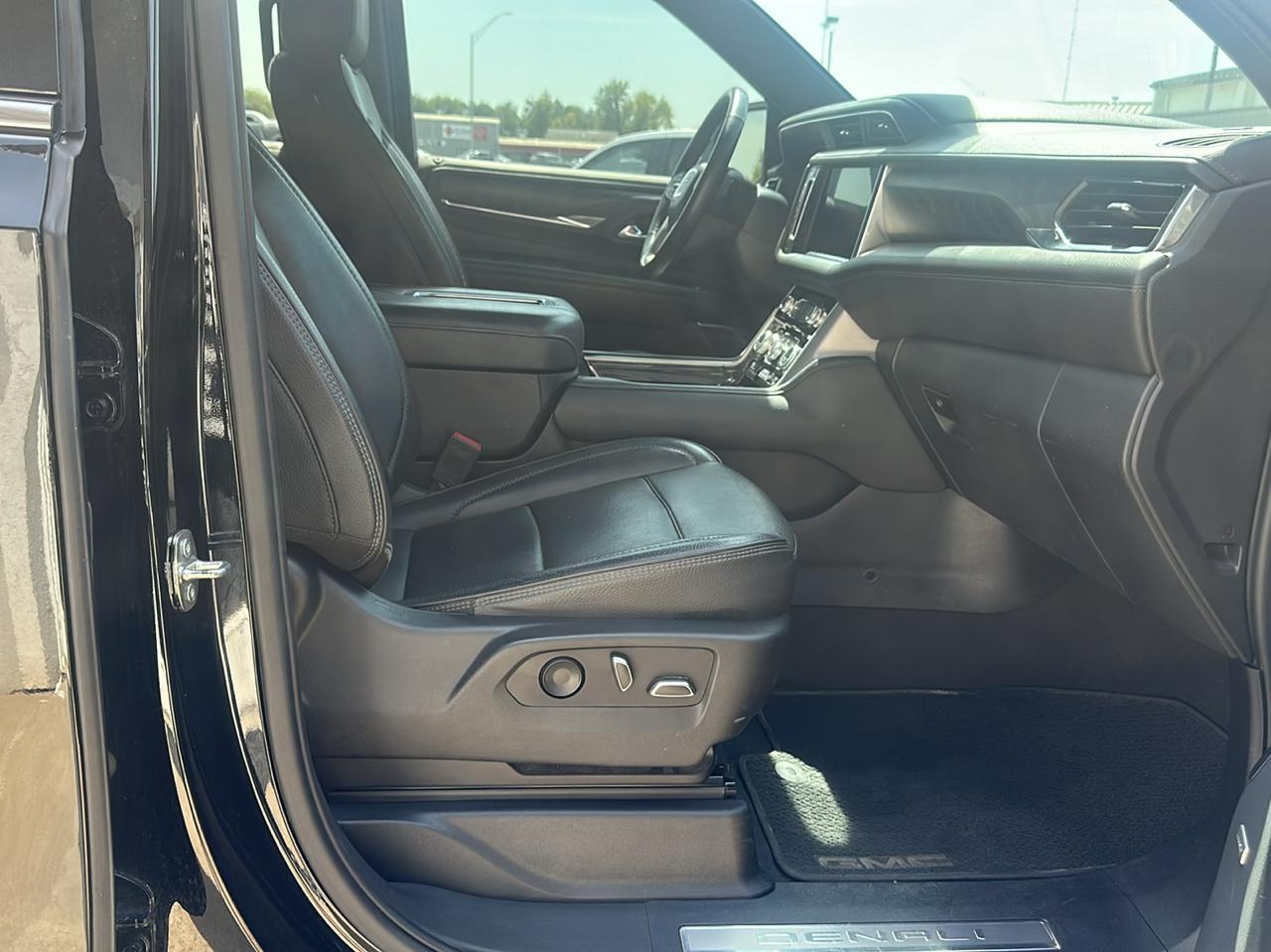 GMC Yukon 4WD 4dr Denali 2023