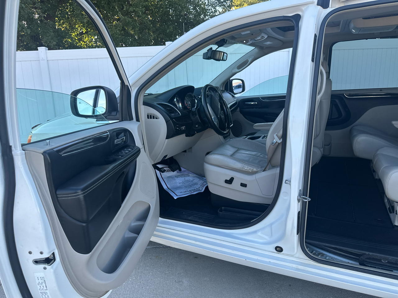 Chrysler Town & Country 4dr Wgn Limited 2012 Chrysler Town & Country 4dr Wgn Limited 2012
