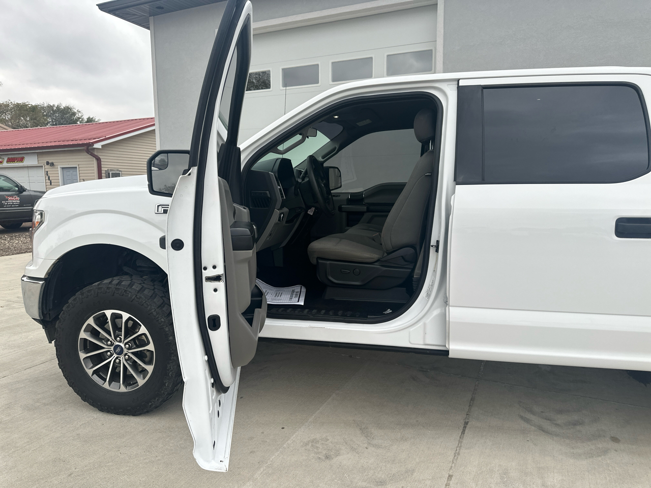 Ford F-150 4WD SuperCrew 145" XLT 2019 Ford F-150 4WD SuperCrew 145" XLT 2019