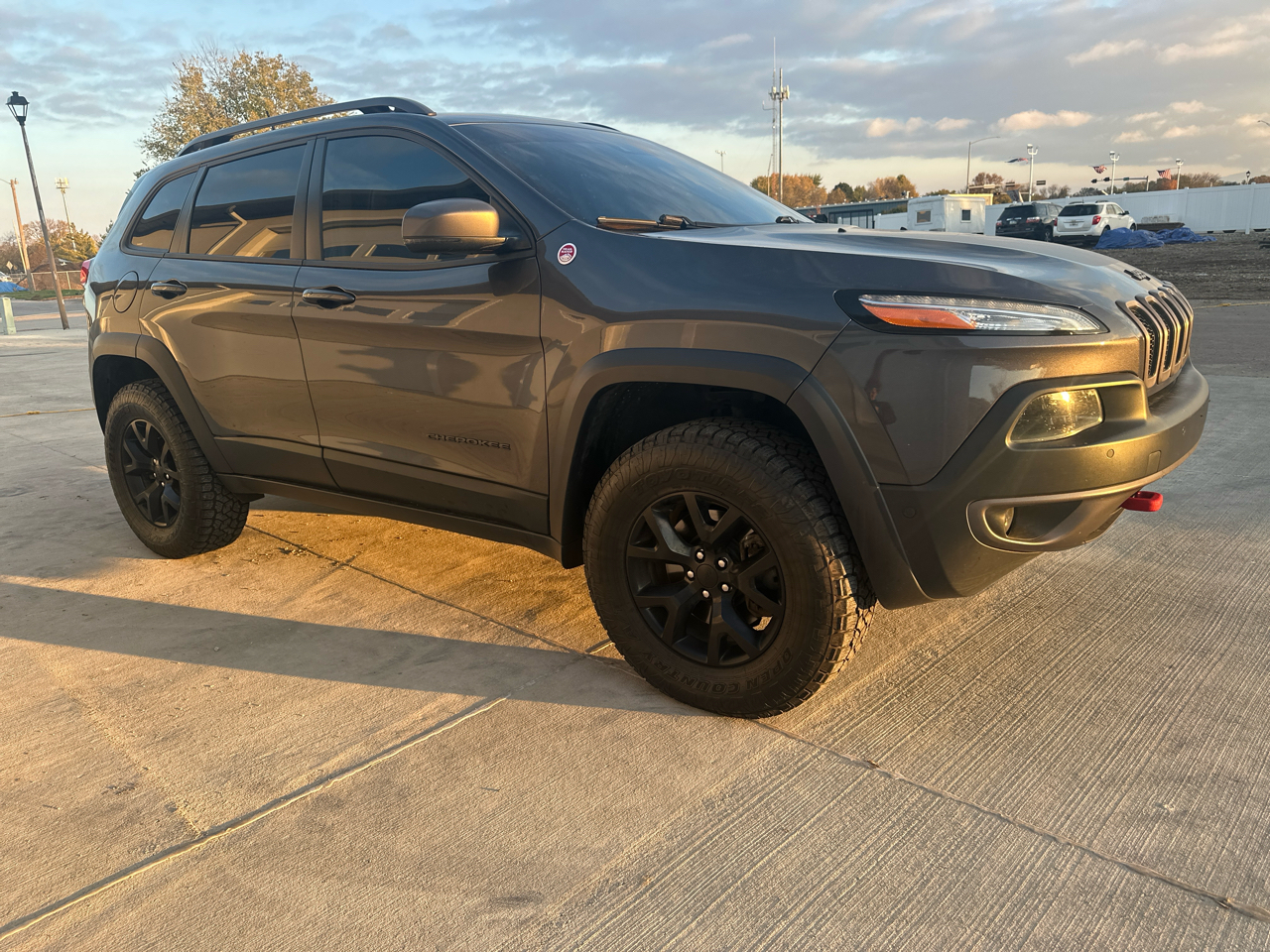 Jeep Cherokee 4WD 4dr Trailhawk 2016 Jeep Cherokee 4WD 4dr Trailhawk 2016