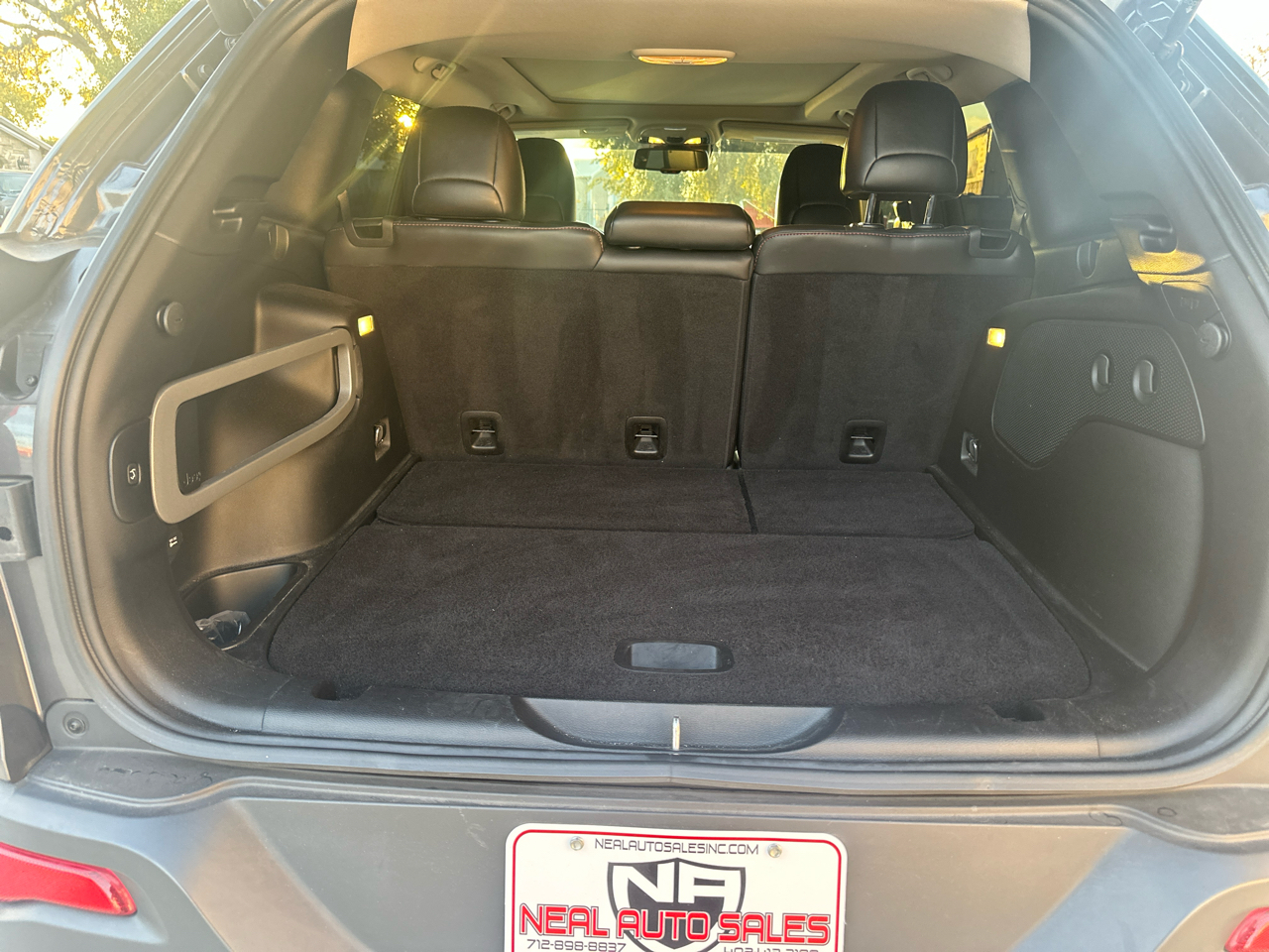 Jeep Cherokee 4WD 4dr Trailhawk 2016 Jeep Cherokee 4WD 4dr Trailhawk 2016